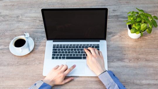 ブログ運営・アフィリエイトにハイスペックPCは不要！【2025年版】