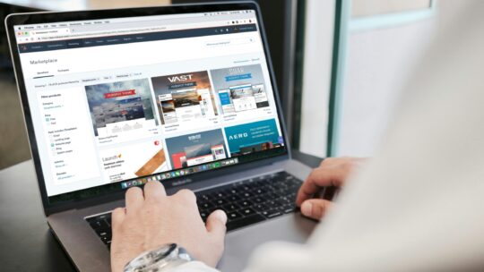 副業用PCは安くてOK！【2025年版】データ入力・ライティング・せどりに最適なスペック