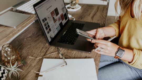 主婦・ママ向けPC選び【2025年版】家計管理・メルカリ・レシピ検索に最適なスペック