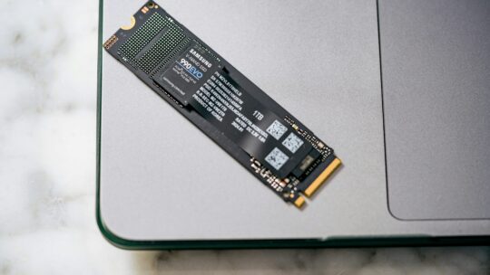 SSD容量256GBと512GBどっち？【2025年版】失敗しないストレージ選び