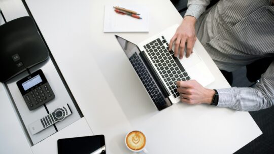 確定申告・e-Tax用PC選び【2025年版】会計ソフトが快適なスペック