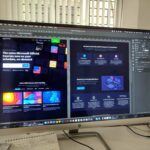 ノートPCでウェブサイトを表示している画像
