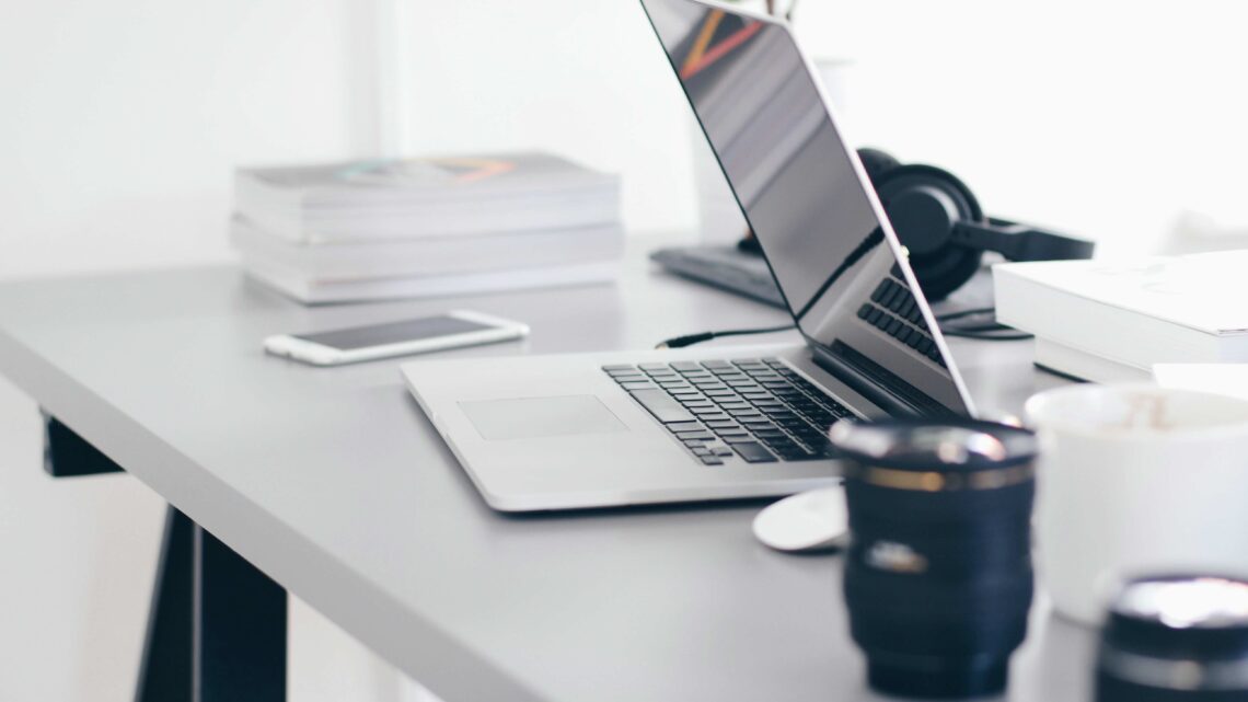 MacBook Neoは動画視聴用にどう？YouTube・Netflixは快適？画質・音質・弱点まとめ