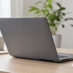 ノートパソコンの発熱とファン音を確認する作業机