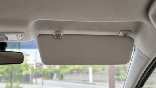 車のサンバイザークリップ交換｜車種・純正品番から合うホルダーを探す方法