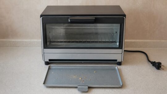 オーブントースターのパンくずトレイをなくした｜本体型番から交換品を探す方法