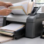 大量の書類を処理する業務用ドキュメントスキャナー