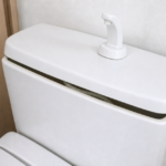 トイレタンクの手洗い吐水口と内側の連結ホース