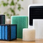 冷風機と複数種類の交換用フィルターを並べたイメージ