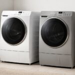 白とグレーのドラム式洗濯乾燥機を並べて比較しているイメージ