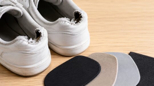 靴のかかと内側が破れたときの補修シートおすすめ5選