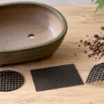 盆栽鉢と網目や形が異なる3種類の鉢底ネット