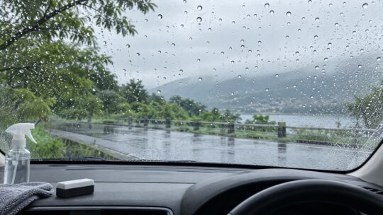 車用ガラス撥水コーティング剤おすすめ6選｜対応ガラス・持続期間・塗布方式を比較