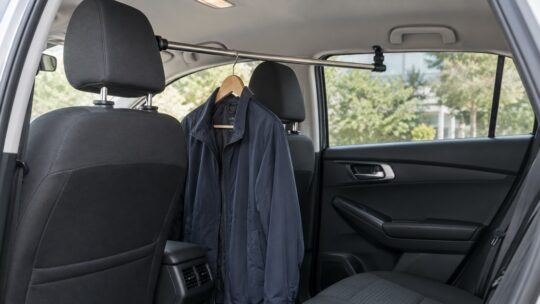 車用ハンガーバーおすすめ6選｜ヘッドレスト間隔・耐荷重・固定方式で比較