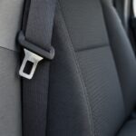 車内の内装付近にあるシートベルトの差し込み金具