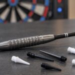ダーツ本体と長さの異なる交換用チップを並べたイメージ