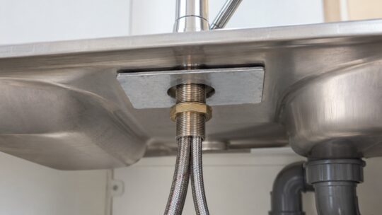 キッチン水栓用補強プレートの選び方｜穴径・天板厚別のおすすめを比較