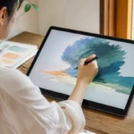 パソコンを接続せずペン対応タブレットで描画する様子
