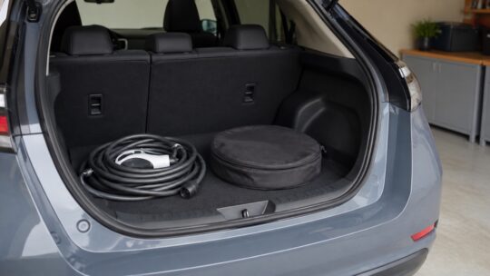 日産リーフ2026年モデルの充電ケーブルバッグ4選｜収納サイズを比較