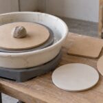 陶芸ろくろと形や大きさの異なる複数の替えバット