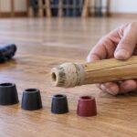 竹刀の先端と大きさの異なる複数のゴム部品を並べた様子