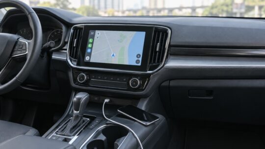 車載用ワイヤレスCarPlayアダプターおすすめ4選｜有線対応・USB端子・通信規格を比較