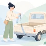 軽トラのあおりチェーンに保護カバーを付ける様子をイメージしたイラスト
